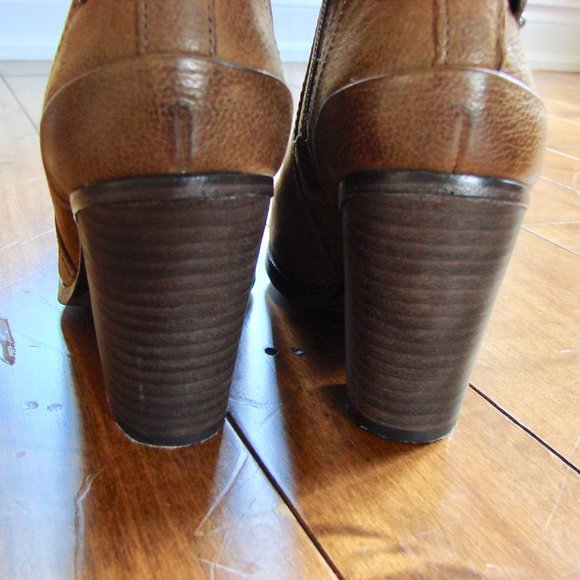 Vince Camuto Hayes Tan Brown Leather Chunky Heel Ankle Boots Booties Size 7 - Picture 8 of 14